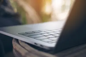 Czym się różnią laptopy powystawowe od poleasingowych
